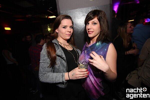 Das Wochenende beginnt am "Mixwoch": Der Slogan des Crux ging wieder einmal auf. Der "Mixwoch" war die heißeste Party am Mittwoch. Noch mehr Fotos auf: