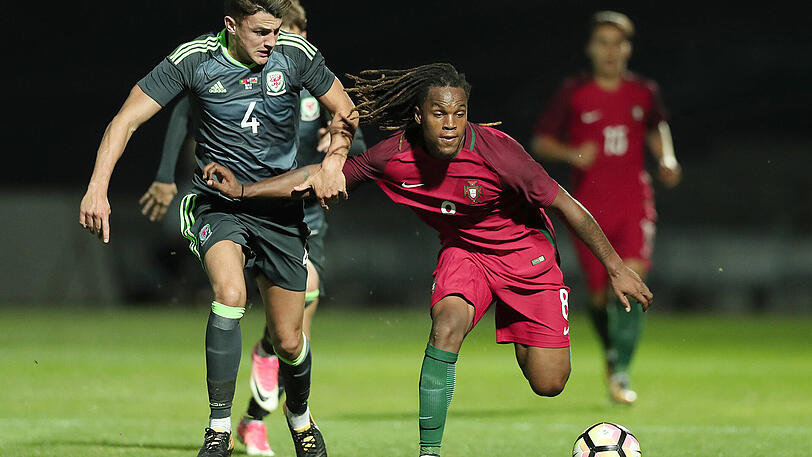 Renato Sanches (rechts) im EM-Qualifikationsspiel der portugiesischen U21 gegen Wales.