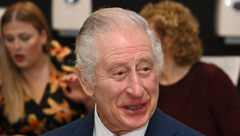König Charles III. wird Anfang Mai offiziell gekrönt.