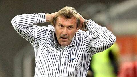 Ex-Löwen-Trainer Rudi Bommer will am Montag mit Duisburg drei Punkte - egal, was dann mit Marco Kurz passiert.