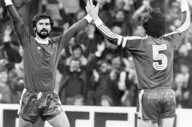 27.11.1971 &ndash; 16. Spieltag, Bayern-Dortmund 11:1: Es ist ein historischer Sieg der Münchner. Gerd Müller trifft beim höchsten Bayern-Sieg in der Bundesliga-Geschichte gleich vier Mal. Ebenfalls unter den Torschützen: Uli Hoeneß (2x), Bulle Roth (2x), Franz Beckenbauer, Paul Breitner und Wilhelm Hoffmann.