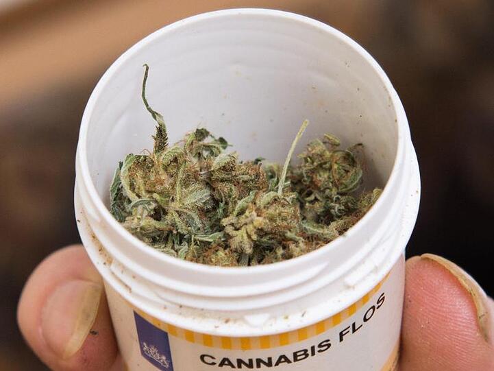 Marlene Mortler, die Drogenbeauftragte der Bundesregierung, hält medizinisches Cannabis nicht für "die erste Wahl".