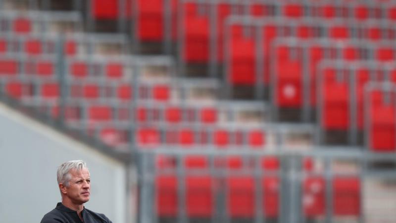 Nürnbergs Trainer Jens Keller verfolgt das Spiel. Foto: Daniel Karmann/dpa Nürnbergs Trainer Jens Keller verfolgt das Spiel. Foto: Daniel Karmann/dpa