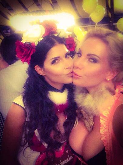 Micaela Schäfer auf dem Oktoberfest.