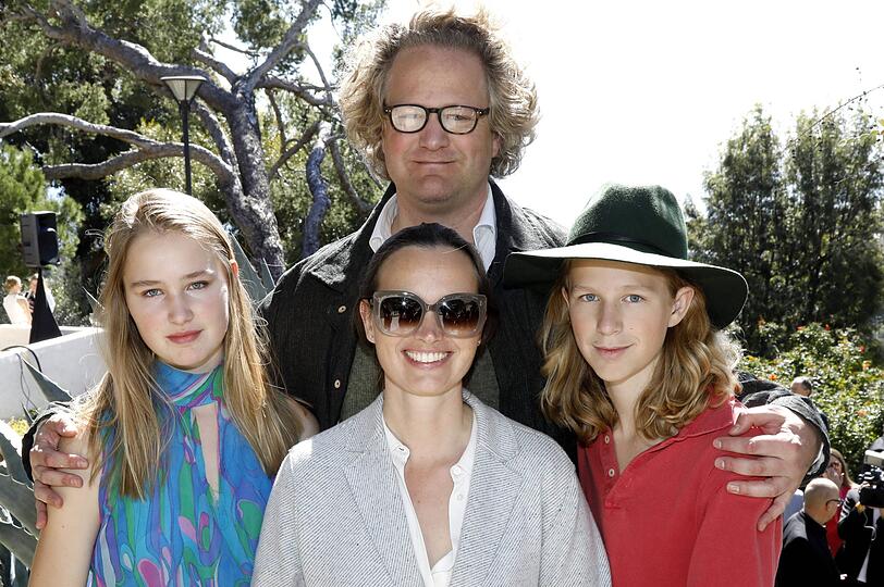 Auch seine Familie ist mit dabei: Ehefrau Christiane Asschenfeldt, Tochter Lara Cosima und Sohn Alexis Jaguar.