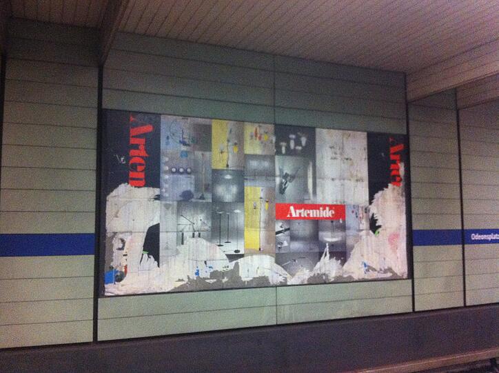Hier ist kaum noch sichtbar, welches Plakat an der Wand hing.