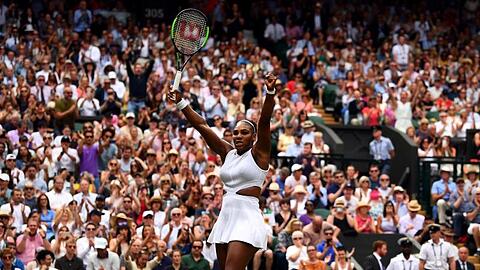 Serena Williams jubelt über ihren Sieg im Viertelfinale gegen Alison Riske.