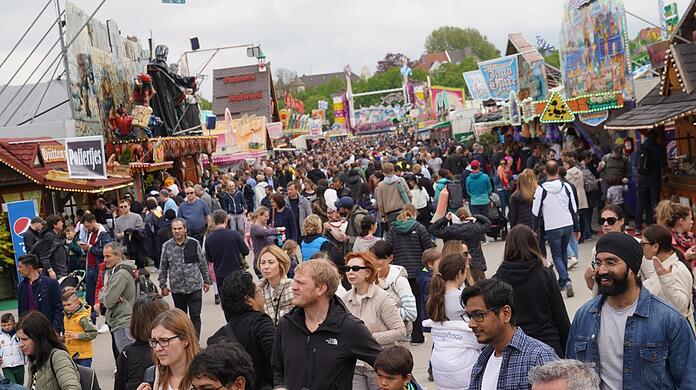 "Bumsvoll" sei es gewesen, sagt Wirtschaftsreferent Baumgärtner. 300.000 Besucher kamen insgesamt - mehr als vor Corona.