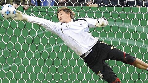 René Adler trainiert mit der Nationalmannschaft.