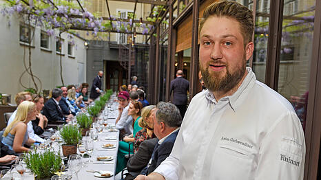Anton Gschwendtner, Zwei-Sterne-Koch und langj&auml;hriger K&uuml;chenchef im Atelier, dem Restaurant des Hotels Bayerischer Hof.