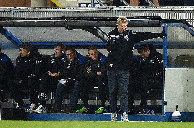 Ratlos an der Seitenlinie: Paderborns Trainer Stefan Effenberg.