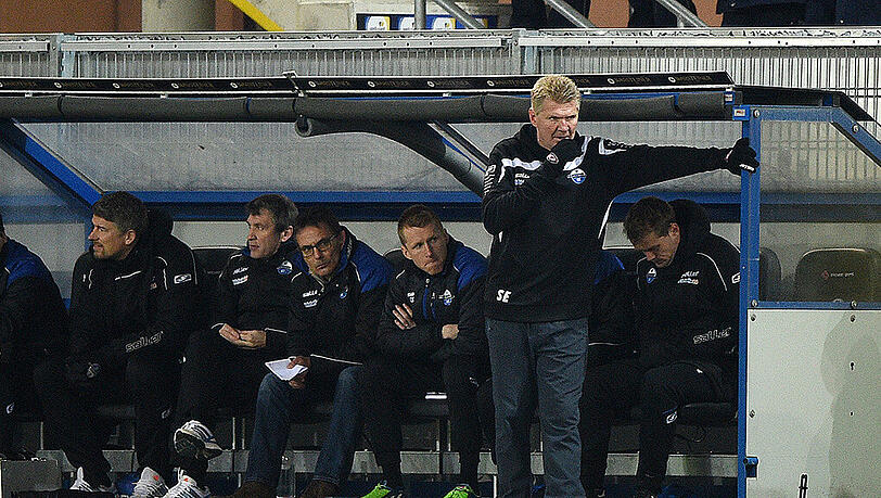 Ratlos an der Seitenlinie: Paderborns Trainer Stefan Effenberg. Ratlos an der Seitenlinie: Paderborns Trainer Stefan Effenberg.