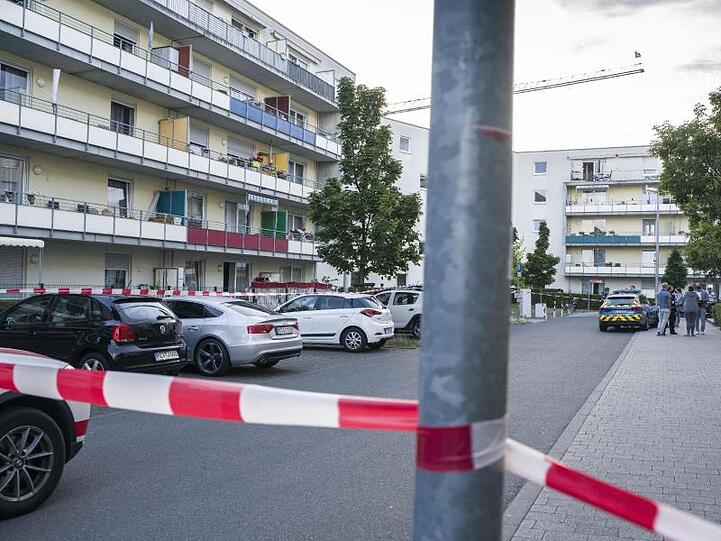 Der Tatort im Mainzer Stadtteil Gonsenheim ist weiträumig abgesperrt.