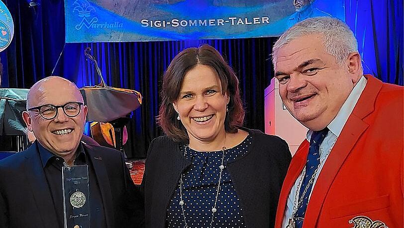 Preisträger 2023 Jürgen Kirner (.), Bürgermeisterin Verena Dietl und Narhalla-Präsident Günther Grauer. Preisträger 2023 Jürgen Kirner (.), Bürgermeisterin Verena Dietl und Narhalla-Präsident Günther Grauer.