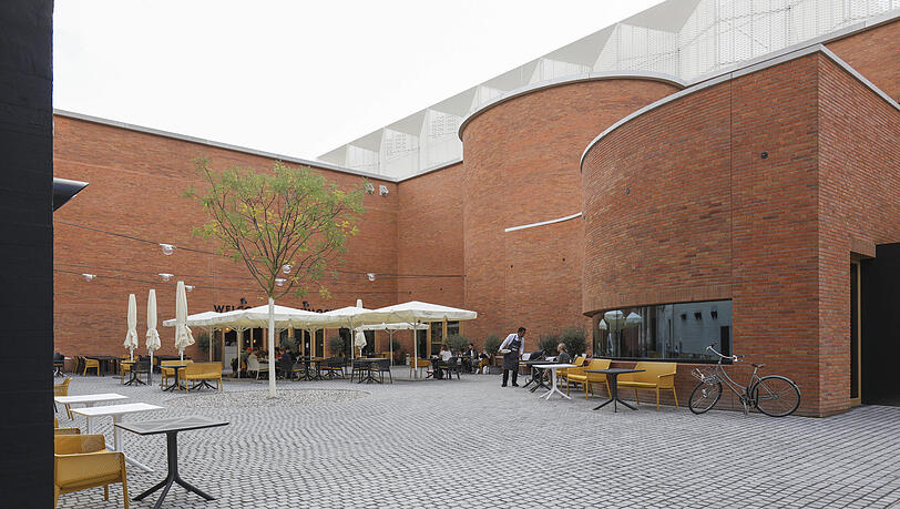 Der Neubau des Münchner Volkstheaters in der Tumblingerstraße. Der Neubau des Münchner Volkstheaters in der Tumblingerstraße.