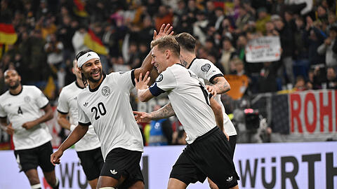 Serge Gnabry (l.) und Joshua Kimmich trugen mit ihren Treffern zu einem souveränen Sieg über Luxemburg bei.
