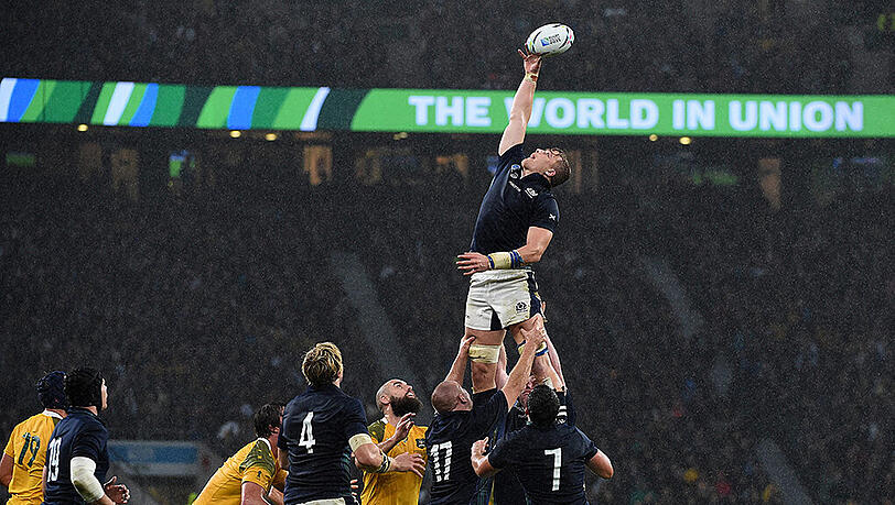 Auch die Schotten sind ausgeschieden: Die Halbfinal-Spiele der Rugby-WM in England finden ohne ein europäisches Team statt. Auch die Schotten sind ausgeschieden: Die Halbfinal-Spiele der Rugby-WM in England finden ohne ein europäisches Team statt.