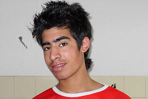 &bdquo;Wenn ich tanze, dann fühle ich mich wie eine Blume, die strahlt&ldquo;, hatte HipHop-Künstler Sercan (16) gesagt. Er starb, weil ein Betrunkener in eine Polizeikontrolle fuhr.