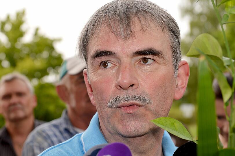 Gustl Mollath verlässt am Dienstag Abend das Bezirkskrankenhaus in Bayreuth. Die Bilder