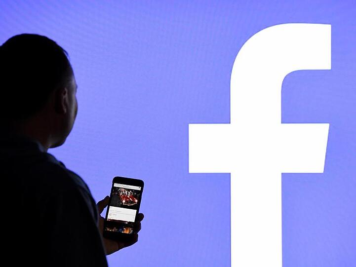 Facebook hatte einen Post gelöscht und den Nutzer 30 Tage gesperrt - zurecht, urteilte das Landgericht Stuttgart.