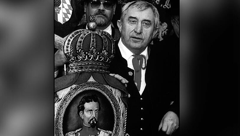 „Mia brauch ma koan Kini, aba scheena waars scho“: Heute wird Georg Lohmeier († 88) beigesetzt. „Mia brauch ma koan Kini, aba scheena waars scho“: Heute wird Georg Lohmeier († 88) beigesetzt.