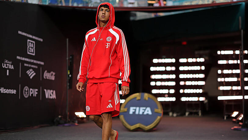 Adam Aznou bekam bisher keine Chance für einen Startelfeinsatz. Adam Aznou bekam bisher keine Chance für einen Startelfeinsatz.