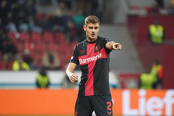 Josip Stanisic zählt bei Bayer Leverkusen noch nicht zum Stammpersonal – doch das könnte sich im Winter ändern. Josip Stanisic zählt bei Bayer Leverkusen noch nicht zum Stammpersonal – doch das könnte sich im Winter ändern.