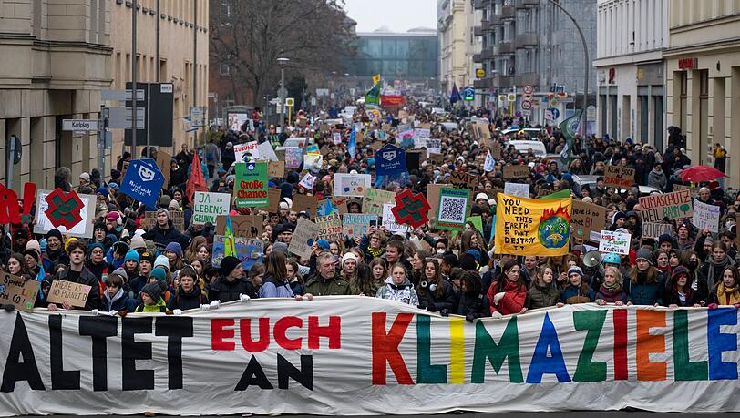 Die EU will bis Ende des Jahrzehnts eine Reduzierung der Treibhausgasemissionen um 55 Prozent. (Archivbild)