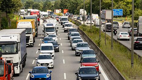 Zum Ferienende drohen am Wochenende auf vielen Autobahnen Staus. (Symbolbild)