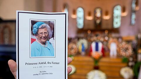 Die Trauerfeier f&uuml;r die &auml;ltere Schwester von K&ouml;nig Harald V. fand in ihrer lokalen Kirche statt.