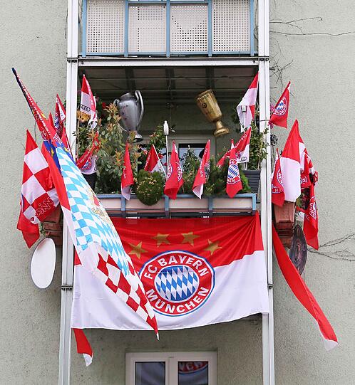 Dieser Bayern-Balkon ist bereit für das Finale - aber wirklich.