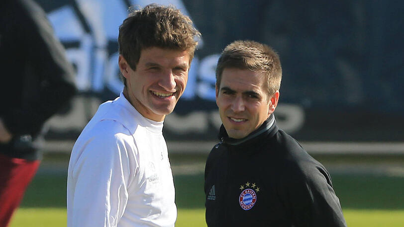 Die Spieler des FC Bayern zeigen sich im Abschlusstraining vor dem Champions-League-Hit gegen den FC Arsenal gutgelaunt - und am Valentinstag auch sehr ballverliebt. Die Bilder aus der Säbener Straße.