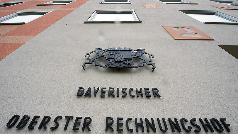 Der Bayerische Oberste Rechnungshof kritisiert die Staatsregierung.