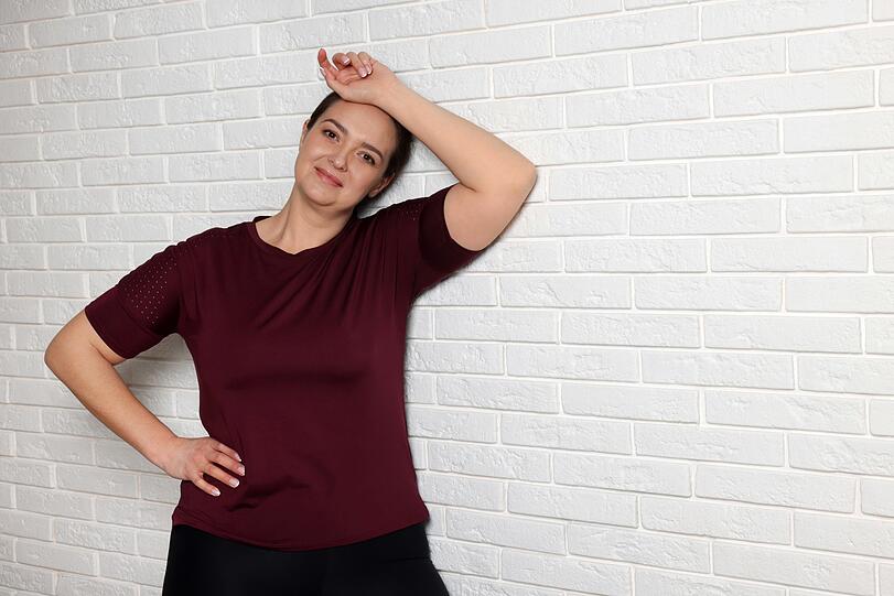 Wenn Sie Pilates-Übungen an der Wand mit "normalen" Pilates-Übungen kombinieren, dann entsteht ein sehr abwechslungsreiches und effektives Training. Körpergefühl, Kraft und Ausdauer werden sich schnell verbessern, Beschwerden werden abnehmen. Dieser rasch eintretende positive Effekt wird es Ihnen leicht machen, Ihren inneren Schweinehund regelmäßig zu überwinden. Wenn Sie Pilates-Übungen an der Wand mit "normalen" Pilates-Übungen kombinieren, dann entsteht ein sehr abwechslungsreiches und effektives Training. Körpergefühl, Kraft und Ausdauer werden sich schnell verbessern, Beschwerden werden abnehmen. Dieser rasch eintretende positive Effekt wird es Ihnen leicht machen, Ihren inneren Schweinehund regelmäßig zu überwinden.