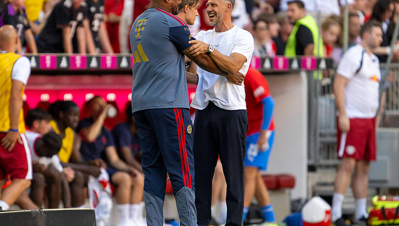 Wiedersehen in der Liga: Bayern-Trainer Vincent Kompany (l.) mit Leipzig-Coach und Ex-Bayer Martin Demichelis beim Testspiel Mitte August in der Allianz Arena. Wiedersehen in der Liga: Bayern-Trainer Vincent Kompany (l.) mit Leipzig-Coach und Ex-Bayer Martin Demichelis beim Testspiel Mitte August in der Allianz Arena.