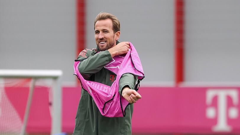 Harry Kane befindet sich in dieser Saison in absoluter Top-Form. Die Bayern um Sportvorstand Eberl würden gerne mit dem Engländer verlängern, auch der 32-Jährige kann sich einen Verbleib in München gut vorstellen.