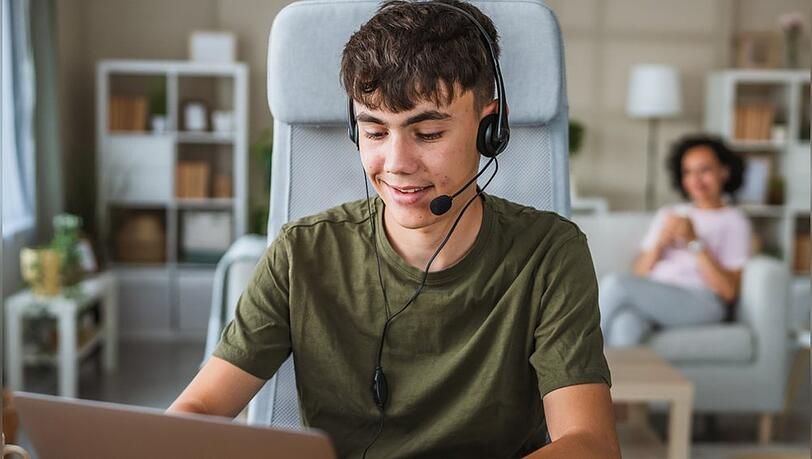 Damit Eltern sich entspannt zurücklehnen können, während ihr Nachwuchs auf Discord unterwegs ist, hilft es, die Funktion der App zu verstehen. Damit Eltern sich entspannt zurücklehnen können, während ihr Nachwuchs auf Discord unterwegs ist, hilft es, die Funktion der App zu verstehen.