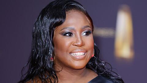 Motsi Mabuse (45) h&auml;lt ihr Familienleben weitgehend aus der &Ouml;ffentlichkeit heraus. Nun launcht sie jedoch zwei WDR-Produktionen, in denen sie sich von einer sehr privaten Seite zeigt.