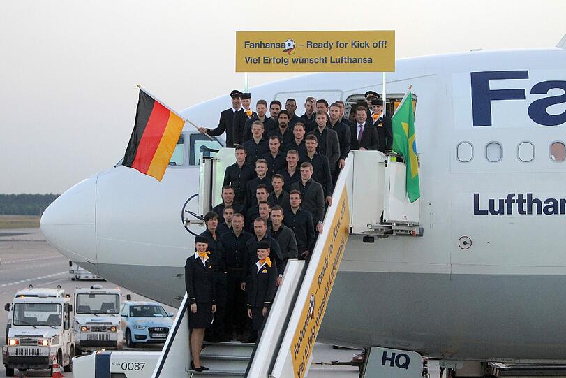 Sehen Sie hier weitere Bilder von der Abreise der DFB-Elf nach Brasilien.