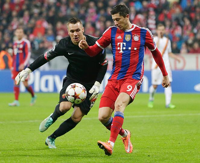 Robert Lewandowski - Note 2 - Diesmal als einziger Stürmer aufgeboten, zeigte der Pole eine klasse Laufarbeit, schuf Räume für Götze und Ribéry. Bereitete das 2:0 bärenstark vor. Arbeitete bei gegnerischen Standards viel nach hinten mit.