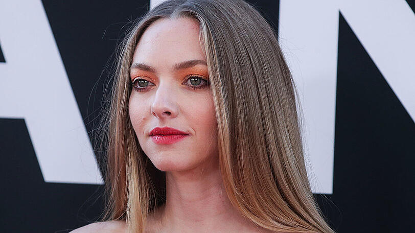 Amanda Seyfried traut sich an den auffälligen Look heran