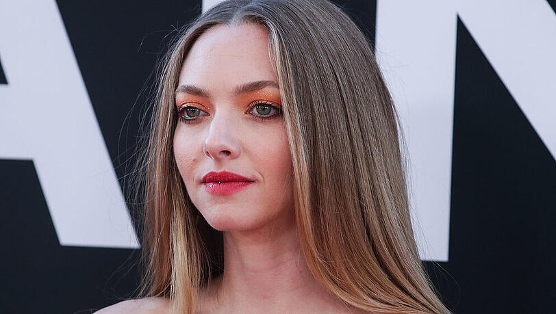 Amanda Seyfried traut sich an den auffälligen Look heran Amanda Seyfried traut sich an den auffälligen Look heran