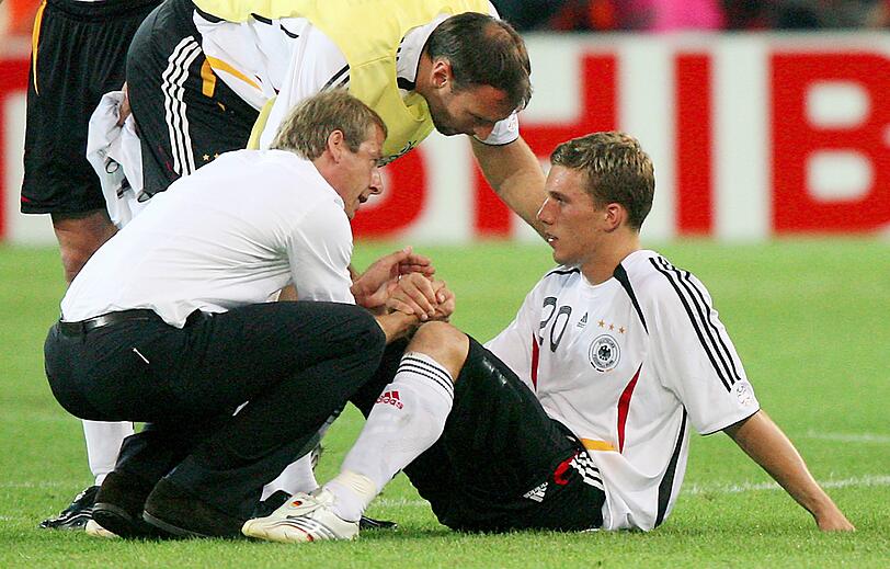 Fußballspruch des Jahres 2006: "So ist Fußball. Manchmal gewinnt der Bessere." Lukas Podolski nach dem 0:2 im WM-Halbfinale gegen Italien.