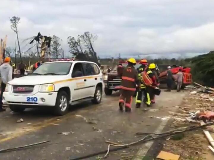 Die Behörden hatten auf die Tornadogefahr hingewiesen, doch die Warnungen gingen teils ins Leere.