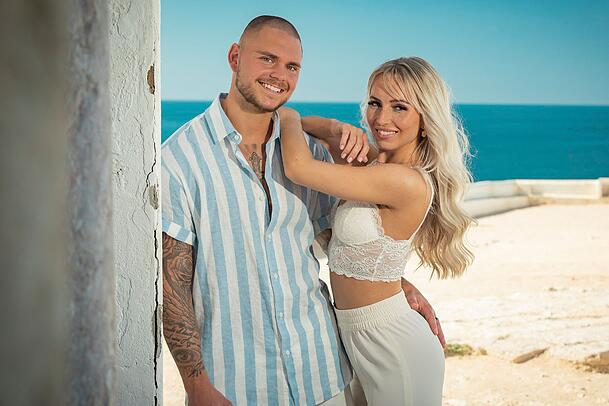 Gingen gemeinsam – und verliebt in die Show: Nico Legat und seine Freundin Sarah. Gingen gemeinsam – und verliebt in die Show: Nico Legat und seine Freundin Sarah.