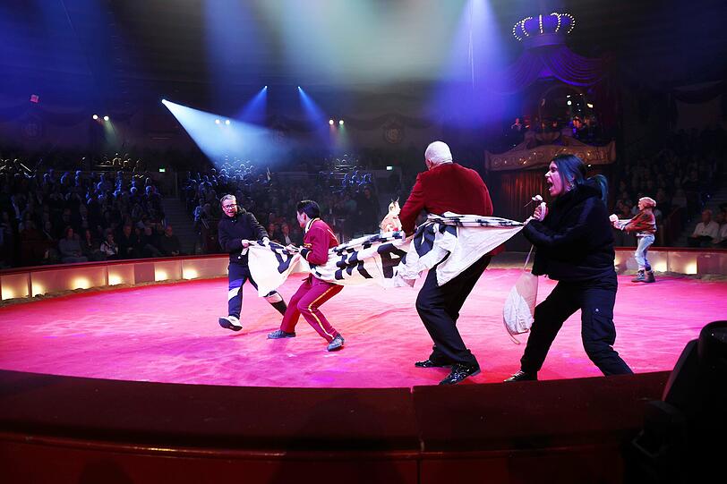Sorgen f&uuml;r Buh-Rufe: Tierrechtler wollen ein Protestplakat zeigen.