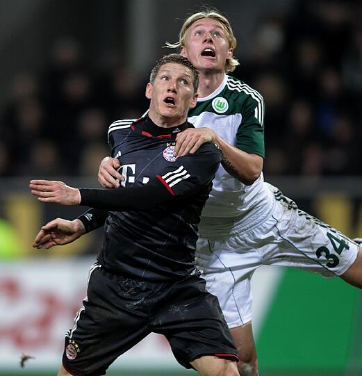 19. Spieltag: FC Bayern - VfL Wolfsburg (27.-29.01.2012). Das Auftaktspiel der Rückrunde 2010/2011. Im Tor steht auf einmal Thomas Kraft und nicht mehr Jörg Butt. Das Endergebnis bei den Wölfen ist ein 1:1 Unentschieden. Arjen Robben kommt zurück, Ribery verletzt sich mal wieder. In der siebten Minute schießt der Wolfsburger Keeper Thomas Müller an, worauf der Ball ins Leere Tor rollt. Doch Wolfsburg gleicht vier Minuten vor Schluss aus. Jede Mannschaft verschießt in diesem Spiel einen Elfmeter.