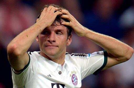 Thomas Müller: Note 5.Als Stürmer diesmal Mr. Chancentod. Aus fünf Metern übers leere Tor köpfen, verdient den Nachnamen Müller nicht (36.). Vermüllerte mehrfach freistehend, wenn auch mindestens zweimal nach gerdähnlicher Drehung.