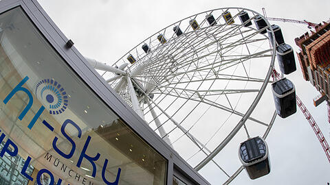 Fertig: Das Riesenrad "Hi-Sky" am Ostbahnhof, Münchens neue Attraktion.