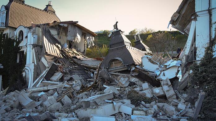 Das Grande Pettine Hotel in Odessa liegt in Trümmern, nachdem es von einer Rakete getroffen wurde.
